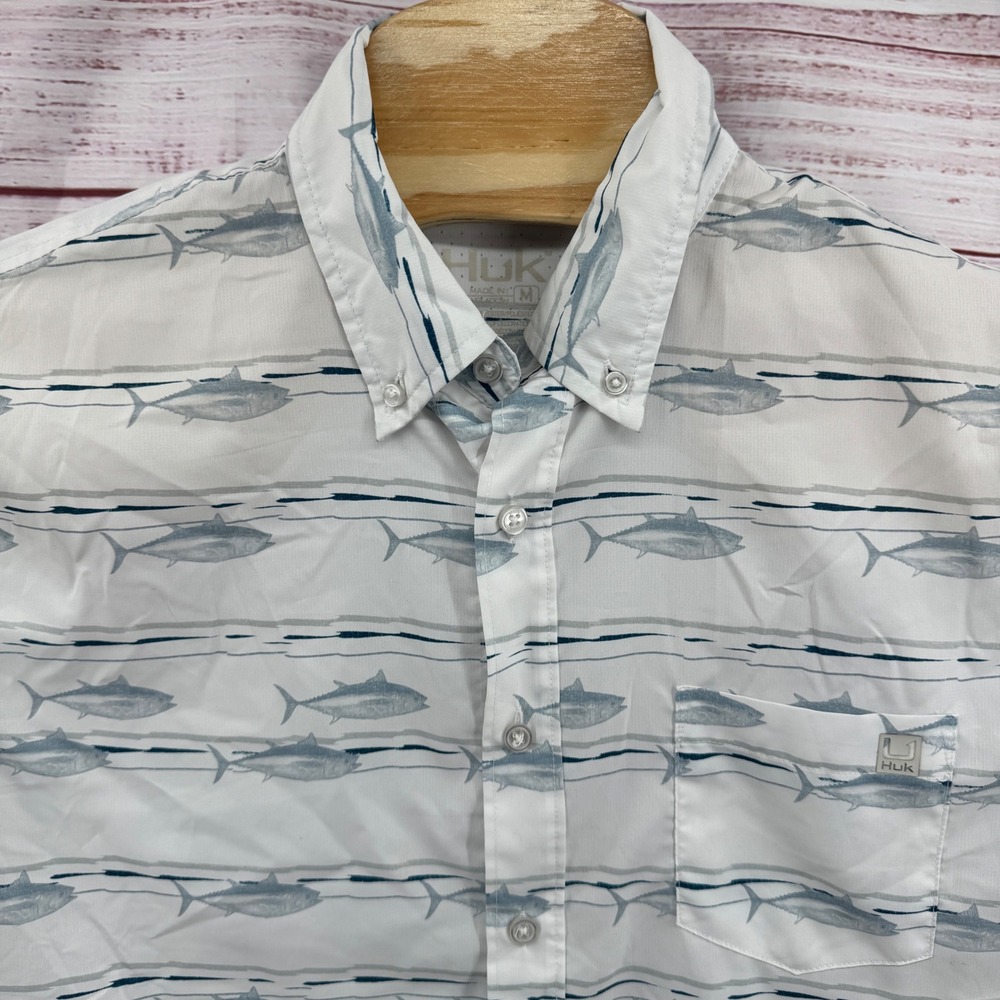 Huk Shirt Mens Medium Short Sleeve Button‎ Down Fishing Tuna Fish Performance